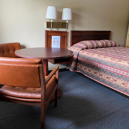 The Hemlock Inn Loudonville 외부 사진
