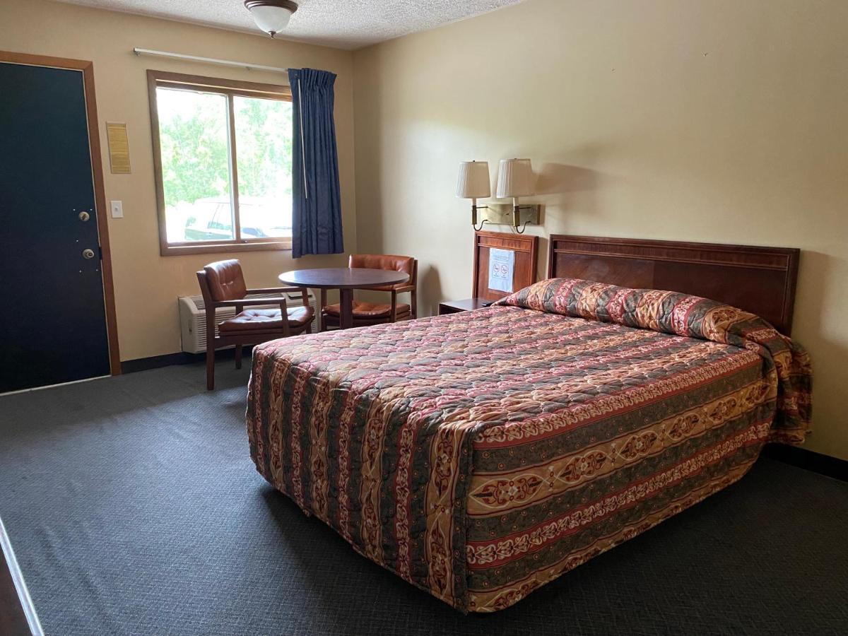 The Hemlock Inn Loudonville 외부 사진